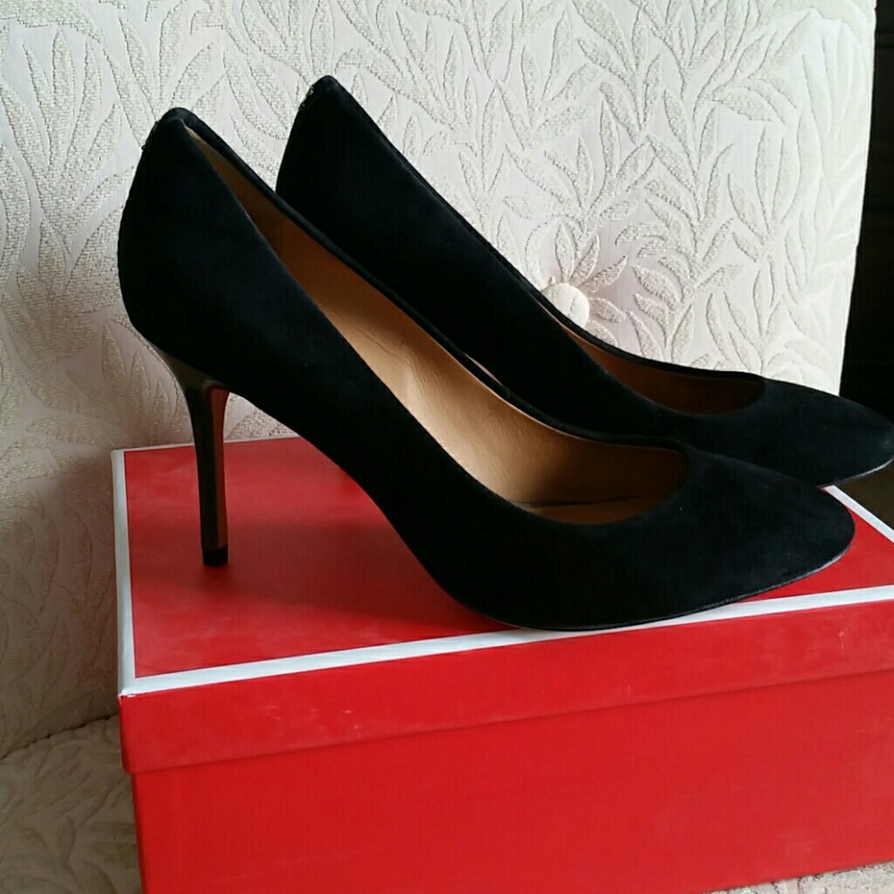 Coach pumps